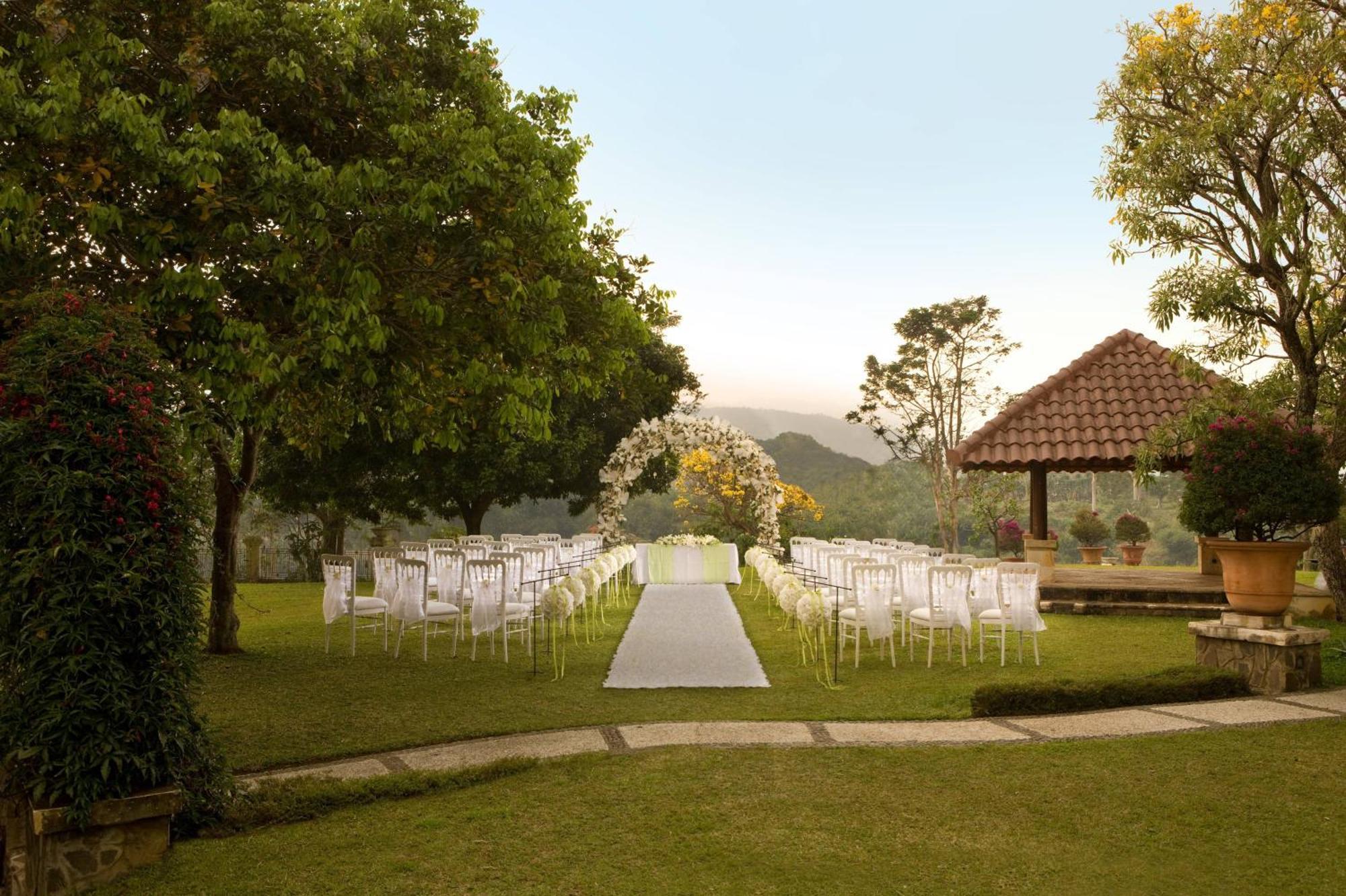 Sheraton Bandung Hotel&Towers Exterior foto