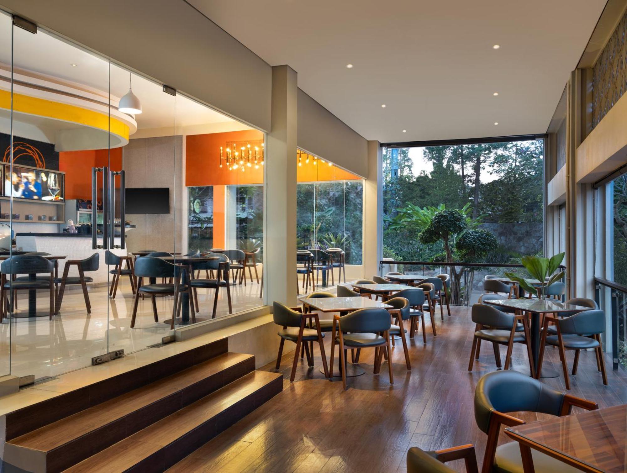Sheraton Bandung Hotel&Towers Exterior foto